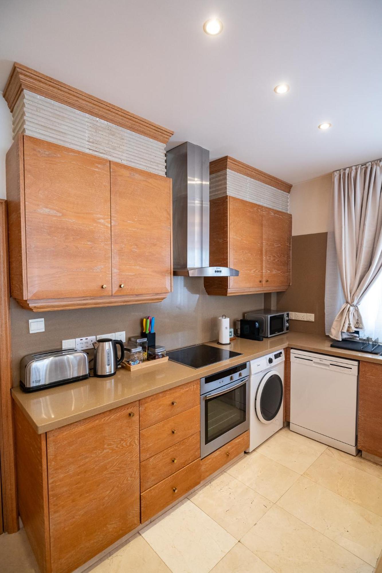 Quattro Beachfront Sea View Ap 4 Larnaca Ngoại thất bức ảnh