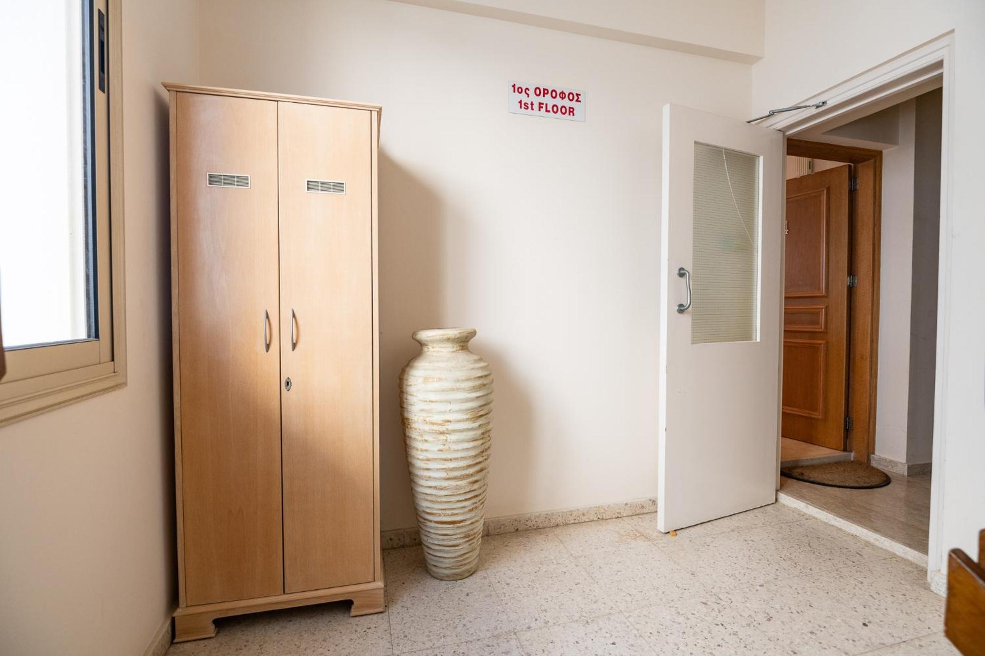 Quattro Beachfront Sea View Ap 4 Larnaca Ngoại thất bức ảnh