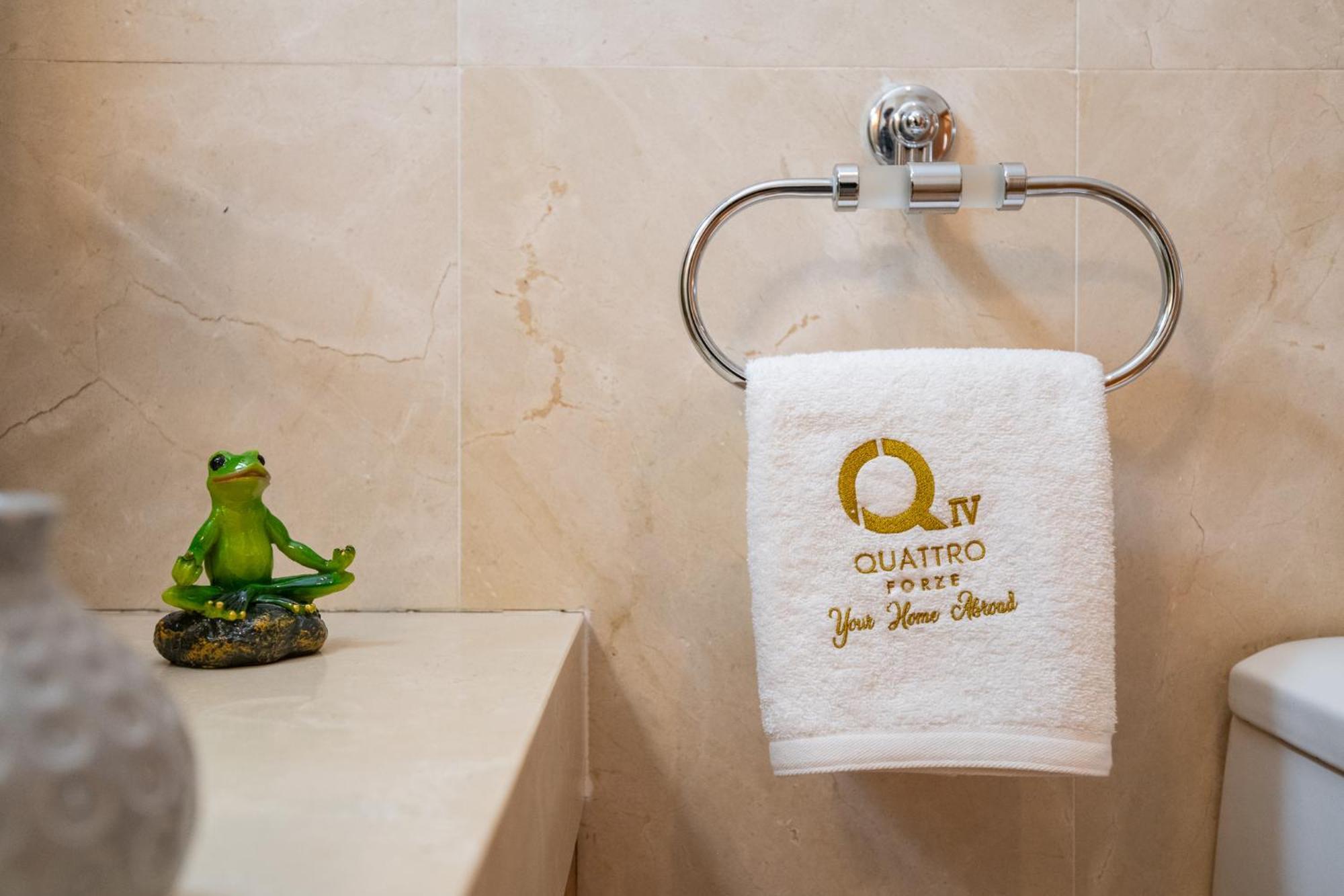 Quattro Beachfront Sea View Ap 4 Larnaca Ngoại thất bức ảnh